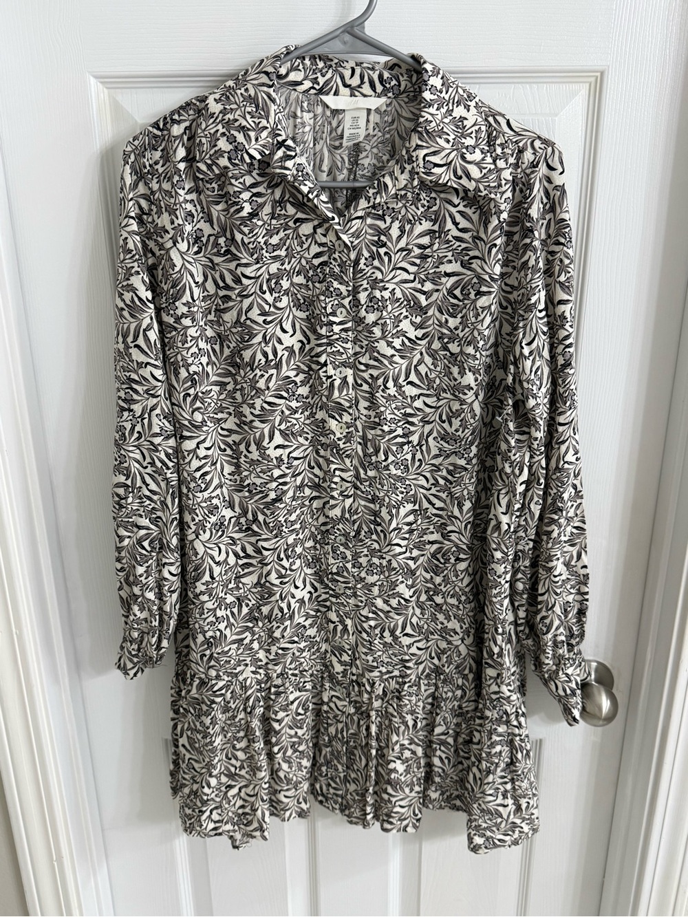 H&M Black and White Long Sleeve Floral Shirt Dress